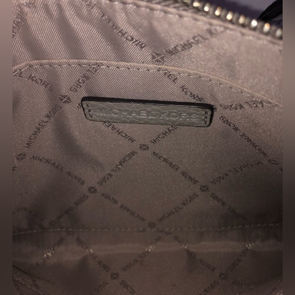 Michael Kors Gray Pebbled Large Wristlet - Picture 3 of 11